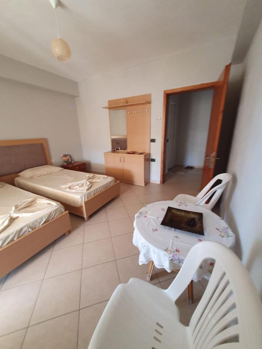 Mona'S Apartments Sarandë Værelse billede