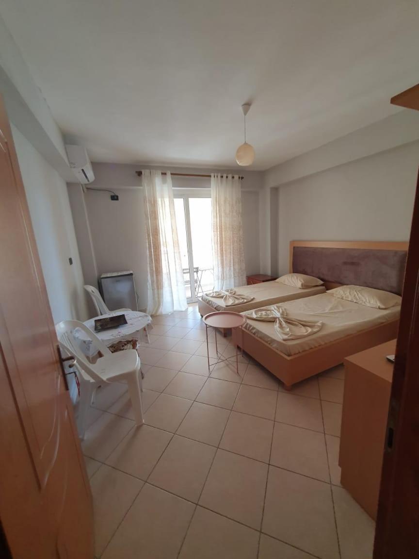 Mona'S Apartments Sarandë Værelse billede